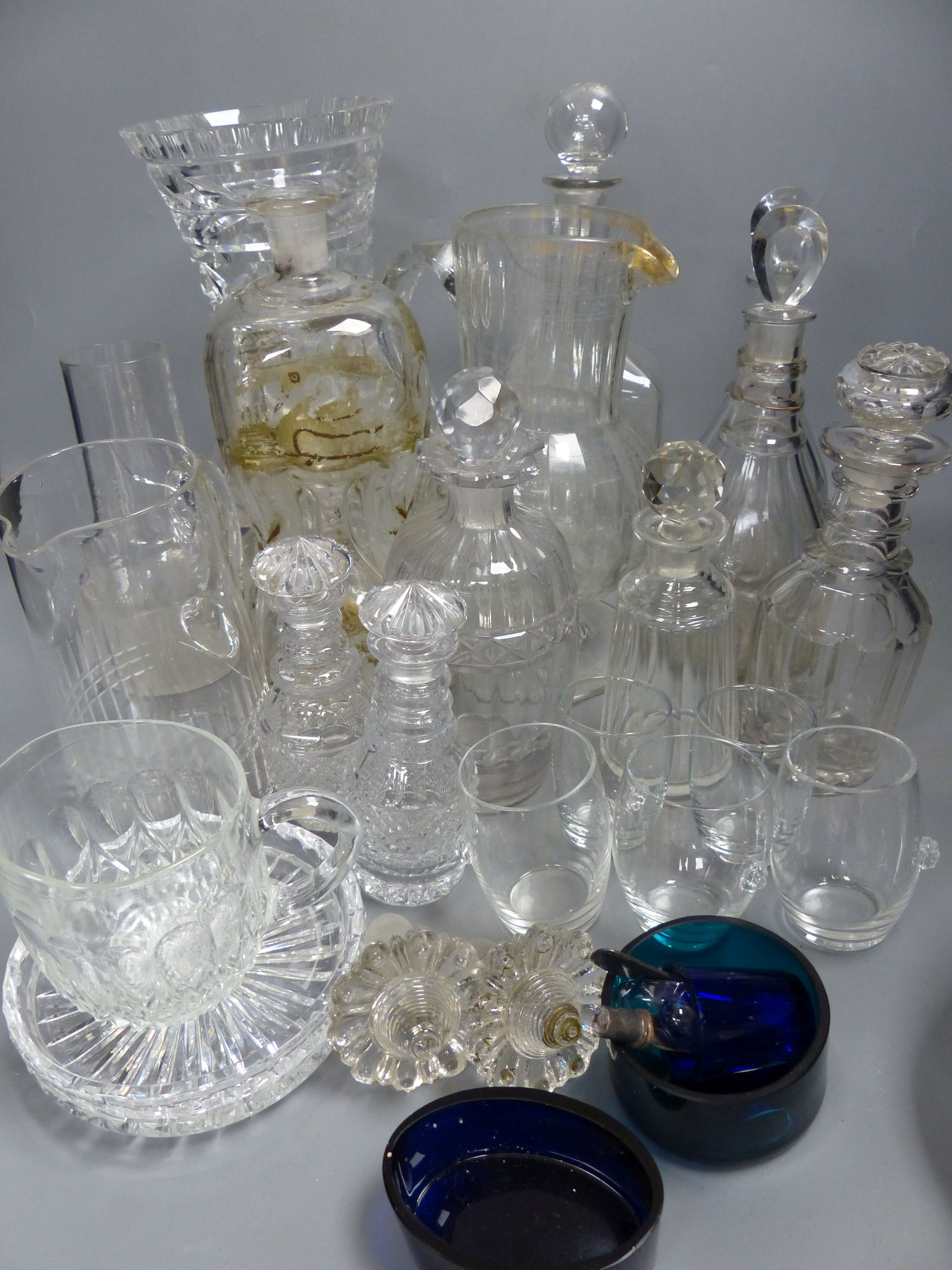 A quantity of mixed glassware, including a pair of Regency mallet shaped liqueur decanters and stoppers, 23cm high